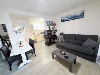Etagenwohnung  De la platja. Acogedor apartamento reformado con piscina comunitaria en santa
