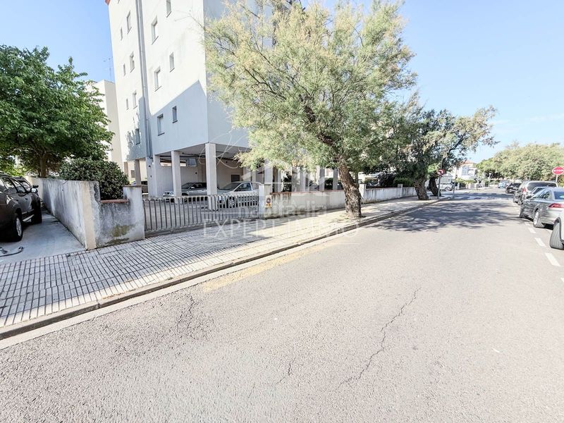 Foto 041c23f0-a2ac-47a0-b691-0de966540433. Aparcament cotxe a Salatar Roses
