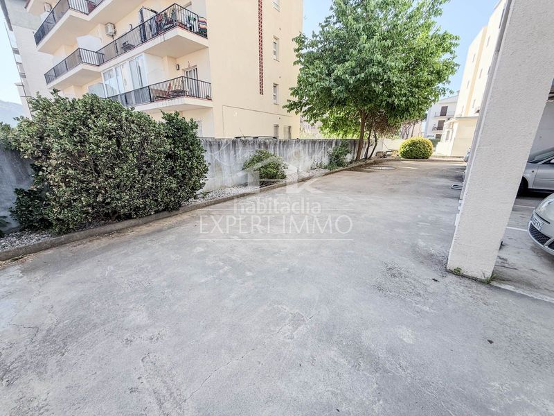 Foto fbeb93be-c5ee-439b-974b-b79e3b957d68. Aparcament cotxe a Salatar Roses