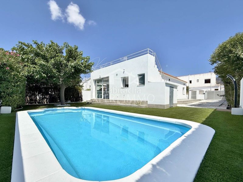 Foto f39bf08a-d3af-4442-ae08-7399250ac2df. Casa amb calefacció piscina a Nord Roses