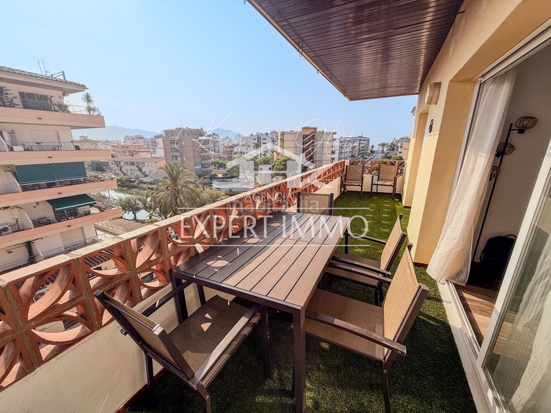 Foto d7bdb244-60b9-4189-acfe-c4dce5f16319. Apartament a de la platja 43 a Santa Margarida Roses
