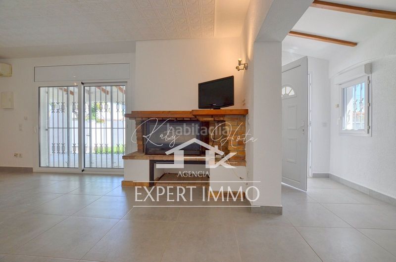 Foto 11c610f8-6faa-488d-baeb-8aaf17de0d34. Casa amb calefacció aparcament a Montgrí Empuriabrava