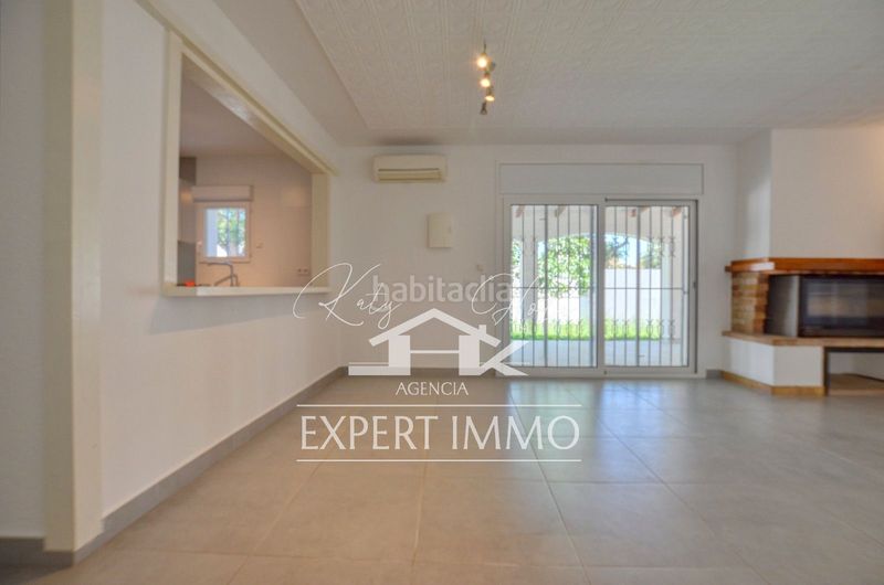 Foto 75e75f9a-315a-4966-a320-5d6a96f98059. Casa amb calefacció aparcament a Montgrí Empuriabrava