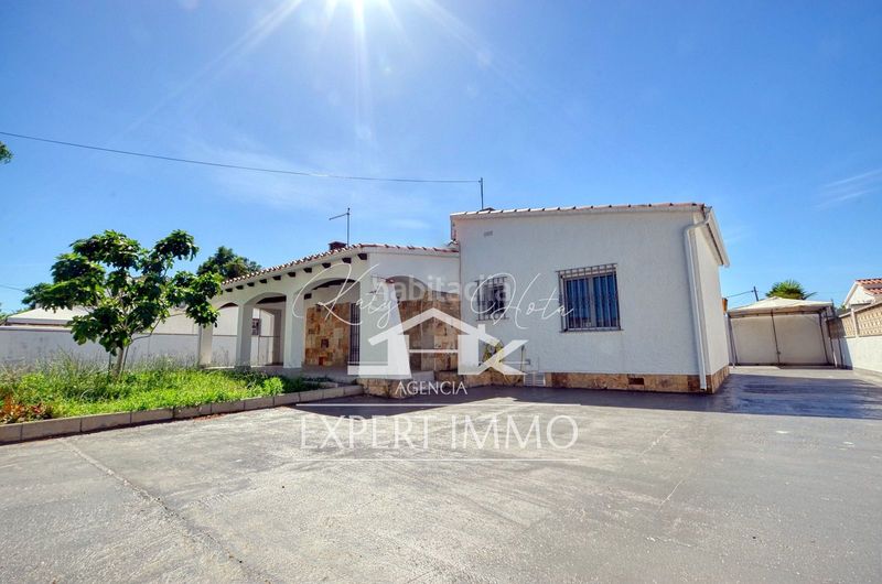 Foto 99a02b2c-459f-4a55-8e1e-6adc6751d454. Casa amb calefacció aparcament a Montgrí Empuriabrava