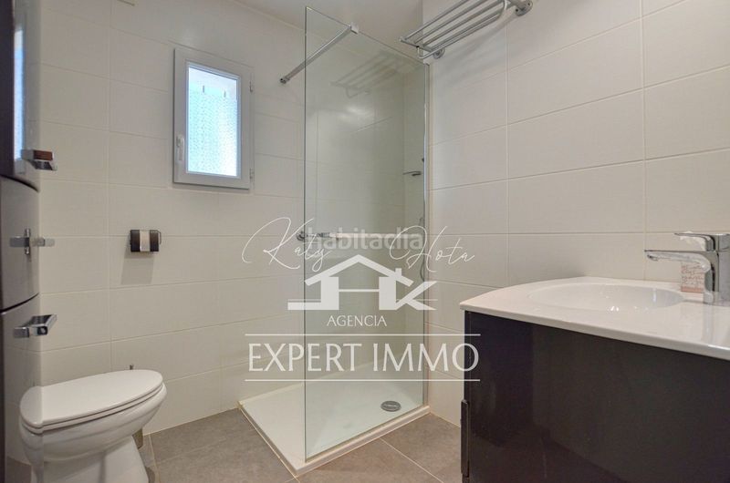 Foto bda57c63-27e8-4c83-89da-ff60e8f28878. Casa amb calefacció aparcament a Montgrí Empuriabrava