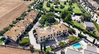 Apartament a Figueres 10. Apartamento con terraza, parking cubierto y paneles solares en t