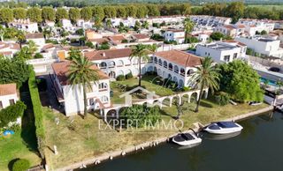 Piccolo appartamento  Segre. Encantador apartamento en planta baja con jardín en los canales