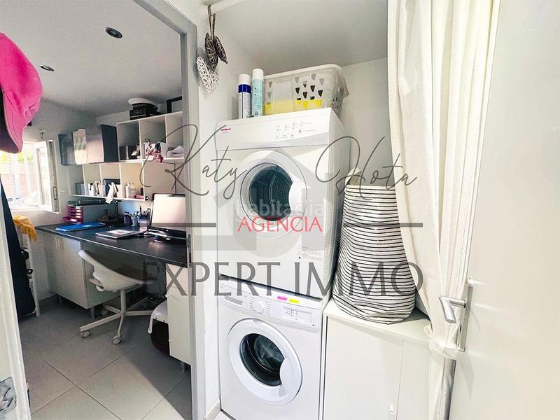 Foto 1ee729a6-2a17-4bda-a357-5727fb163f4b. Casa villa individual renovada piscina, jardín, gran aparcamiento orientación sur barrio mas bosca en Roses