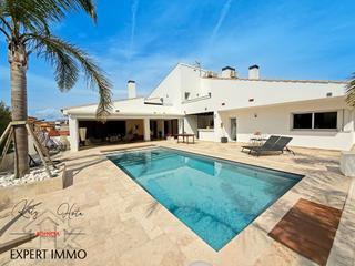 Casa  Ettenhein. Casa familiar de alto standing en castell dempries  costa brav