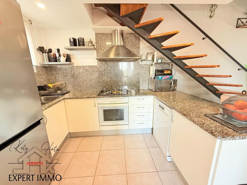 Foto 455de0f9-7798-4cdc-b77d-40b838c9b0b3. Dachwohnung mit heizung parking pool in Nord Roses