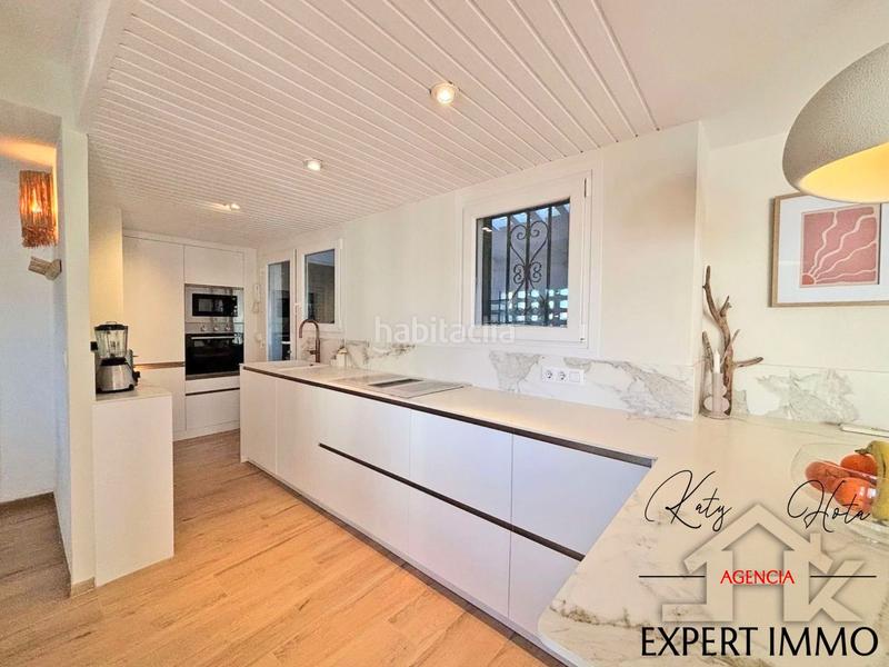 Foto 3aa6b3c7-31c6-4c2a-80d6-0b95eebbfb29. Casa à la venta villa con atraque , costa brava, barrio falconera en Empuriabrava