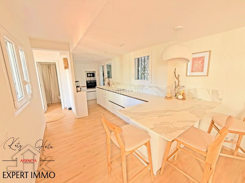 Foto 9ea6110f-7a75-4bcd-9023-5120c0397f80. Casa à la venta villa con atraque , costa brava, barrio falconera en Empuriabrava
