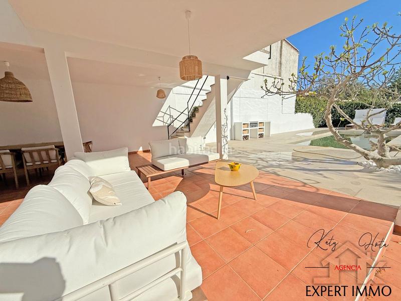 Foto fb81efef-c1cb-4c85-8661-d1749f0215b9. Casa à la venta villa con atraque , costa brava, barrio falconera en Empuriabrava