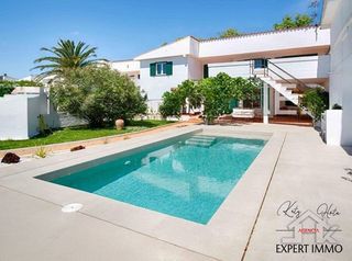 Casa  Siroco. Encantadora villa renovada con gusto en falconera  piscina y ama