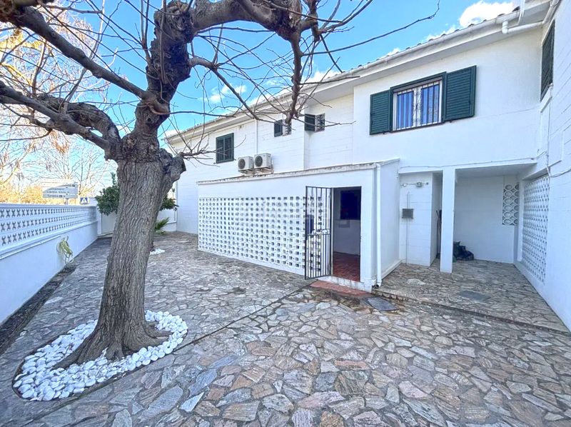 Foto 071337e8-cbc6-44eb-b56b-2fa832481f88. Casa amb calefacció piscina a Cap Ras - Creus - Falconera Empuriabrava