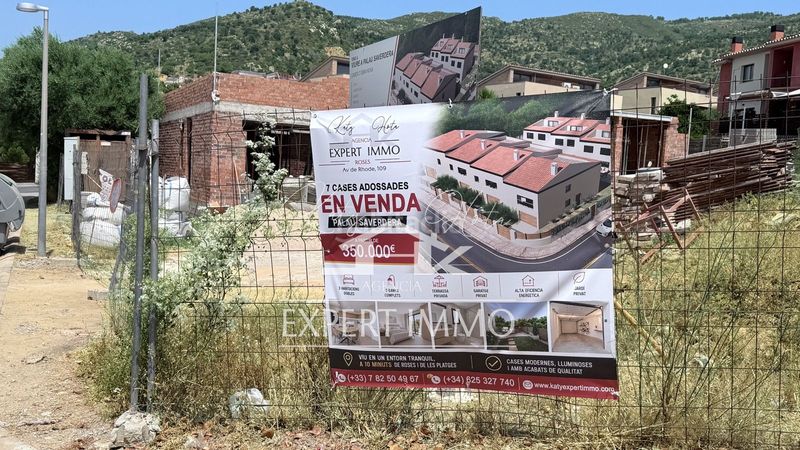 Foto 476d9535-5dec-4499-acc9-ee425c6bdf91. Casa adossada amb calefacció a Palau-saverdera
