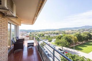 Pis  Calle fátima. Can roca terrassa  reformado, con terraza y vistas a la montaña