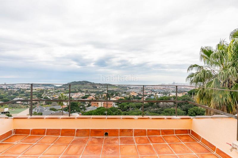 Foto aff84a54-f28d-46f4-b3b4-90547a4dd97c. Casa con riscaldamento parcheggio piscina in Mas Ram Badalona