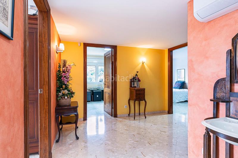 Foto cb475c5f-d6b6-40e4-bbdc-c50bdcf03bd7. Casa con riscaldamento parcheggio piscina in Mas Ram Badalona