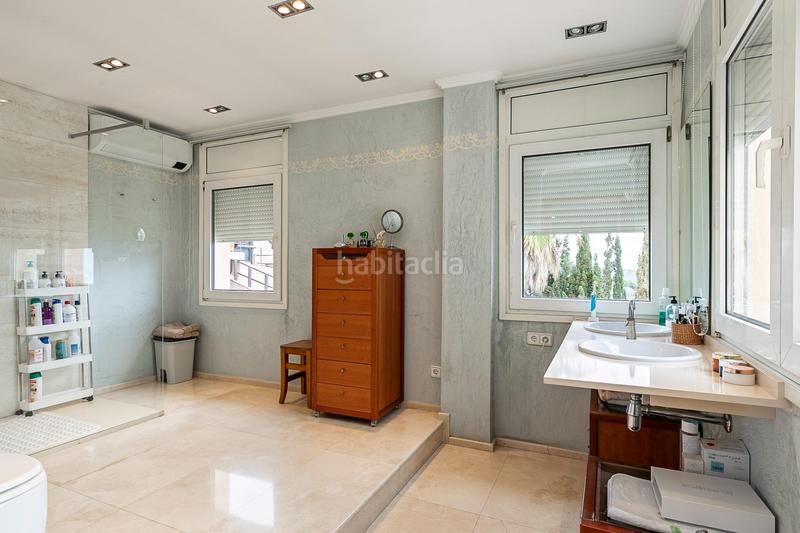 Foto f7fdd6e9-8ce9-42f0-9f44-b1db972918d1. Casa con riscaldamento parcheggio piscina in Mas Ram Badalona