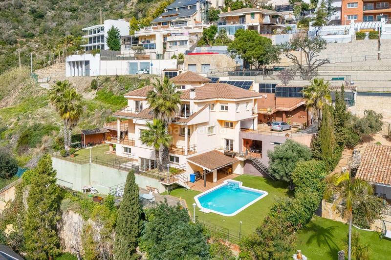 Foto 4d4158c5-0d2e-41d8-898b-4677508f84b8. Maison avec chauffage parking piscine dans Mas Ram Badalona