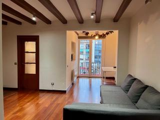 Location Appartement  Carrer sepulveda. Sant antoni reformado, equipado y semiamueblado