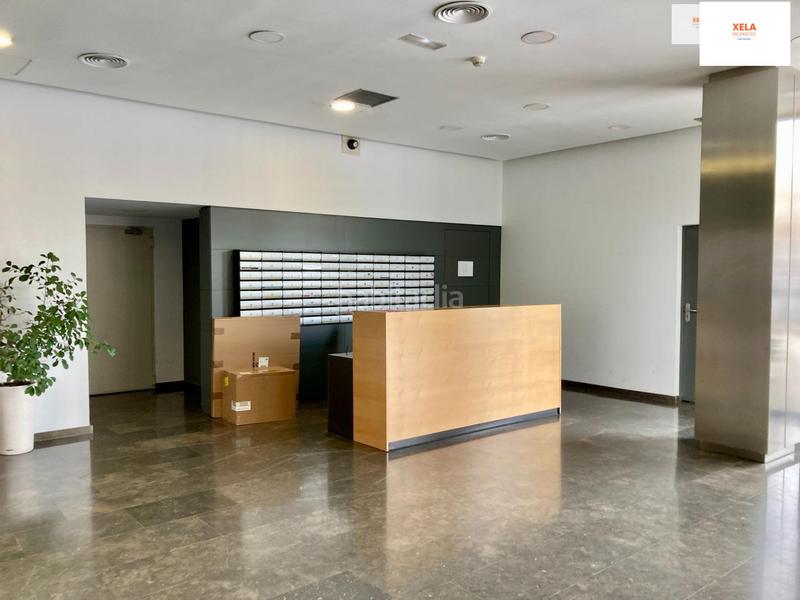 Foto 70896f9c-5ad1-4722-9ea4-a23b2636310f. Location bureau dans calle del doctor trueta 183 dans Barcelona