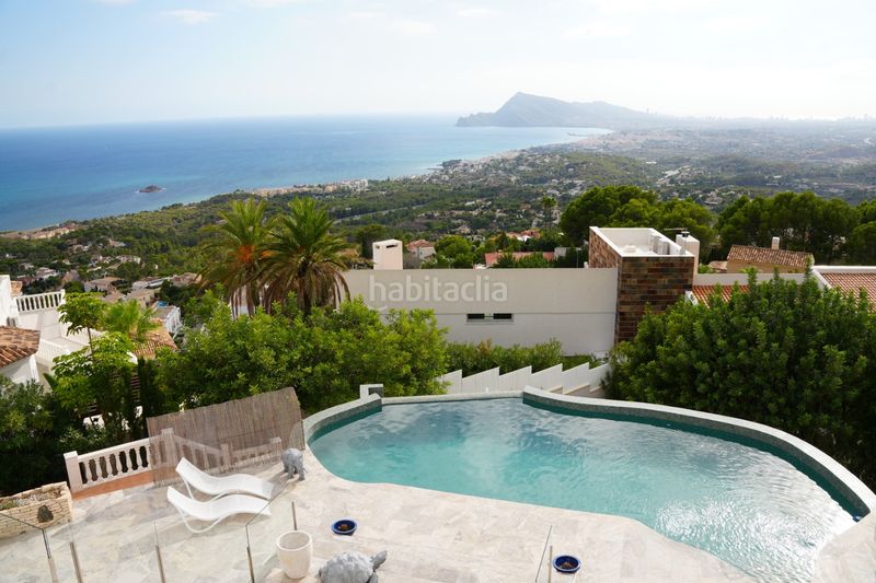 Foto a5a2de3d-c756-4d0f-ae70-e2a8ba6a0f0c. Casa amb aparcament a Altea ciudad Altea