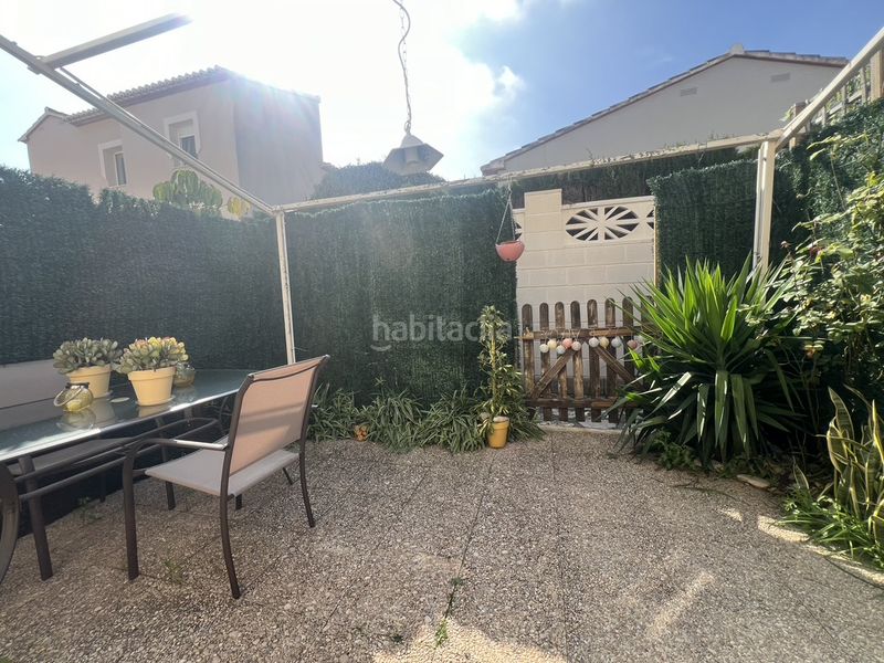 Foto c3a81bf9-cd3d-455a-bc61-aad26743e597. Casa adossada amb aparcament a Centro Urbano Dénia