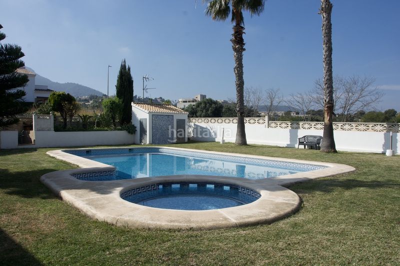 Foto d84a8f59-96b3-4923-9893-88104783b341. Casa adossada amb aparcament a Centro Urbano Dénia