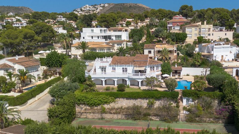 Foto dac3981b-abe5-4a4a-afca-c6fea68cc337. Casa a Casco Urbano Moraira