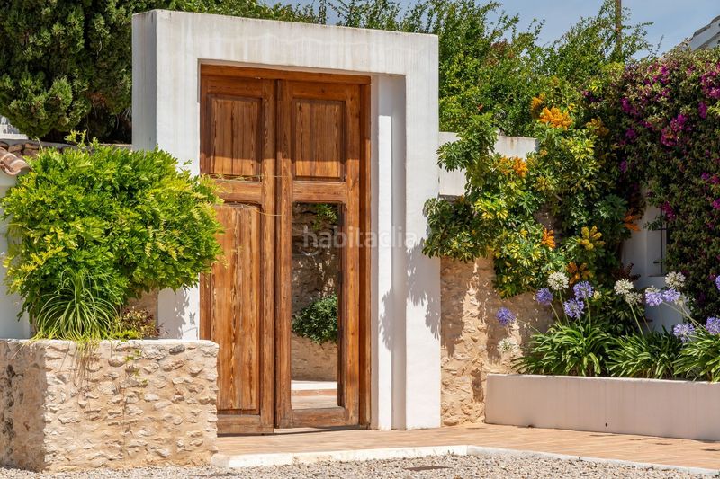 Foto ed0f3382-0ef5-4686-961a-d7ea615a9501. Casa a La Fustera Benissa