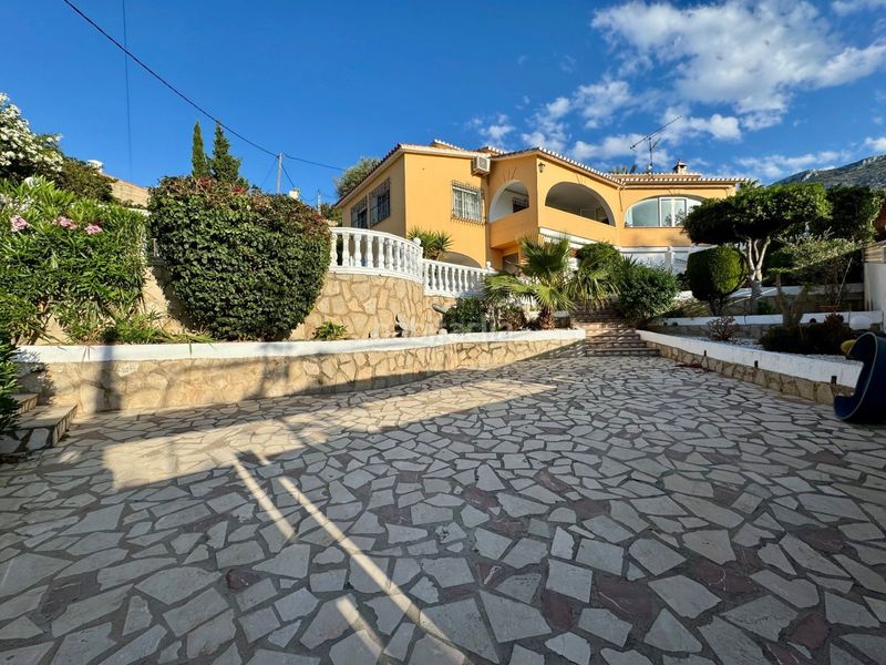 Foto c356f471-4781-4ec6-8be3-e5fc5d1ecc93. Casa amb aparcament a Centro Urbano Dénia