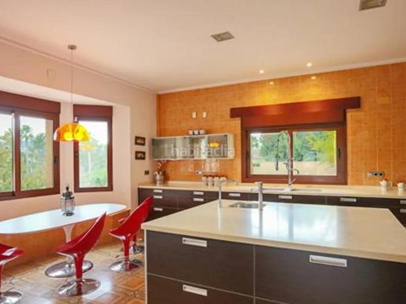 Foto c10dd6a0-3bbe-4c75-8176-5a016f3f67c6. Country house with parking in Las Rotas / Les Rotes Dénia