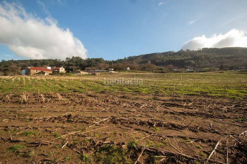 Foto b7aa9dbc-1d39-4bf6-ac91-c950be404cd5. Chalet avec parking dans Laracha