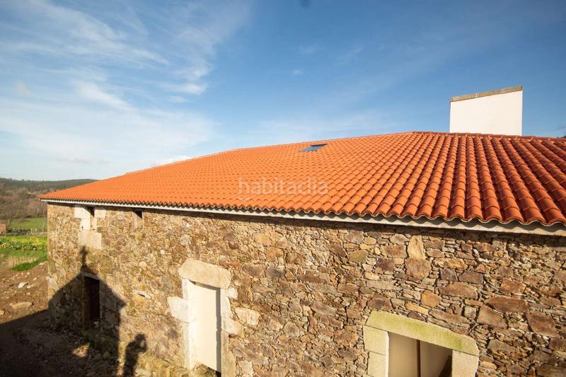 Foto f24b4782-ff5b-4a2f-a075-3843739a8382. Chalet avec parking dans Laracha