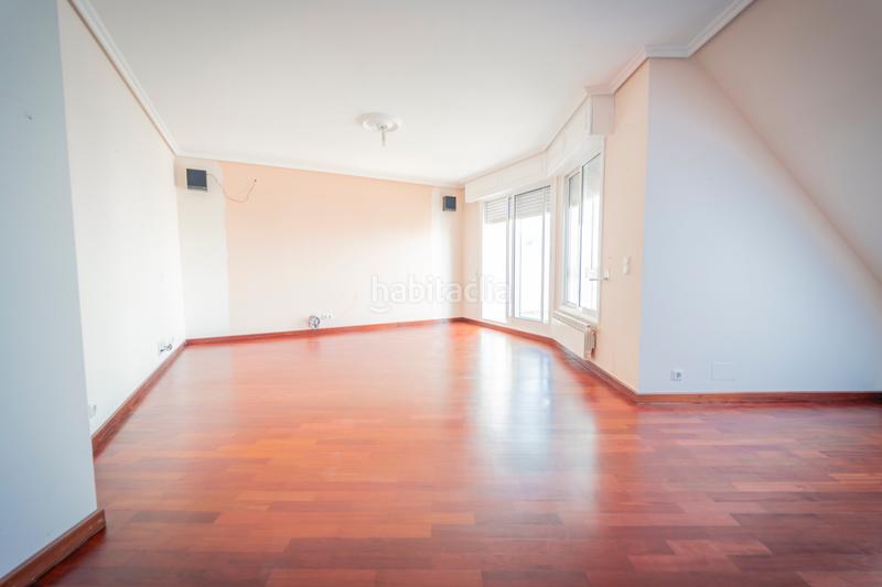 Foto fa9a0f6c-9d12-4707-b3c4-a8b64303c449. Appartement avec chauffage parking dans Zona Ultramar Ferrol