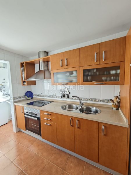 Foto 03ef6456-9b70-4444-8594-ea94846995b5. Àtic a calle azucarera 15 a Paseo Marítimo de Levante Torre del Mar