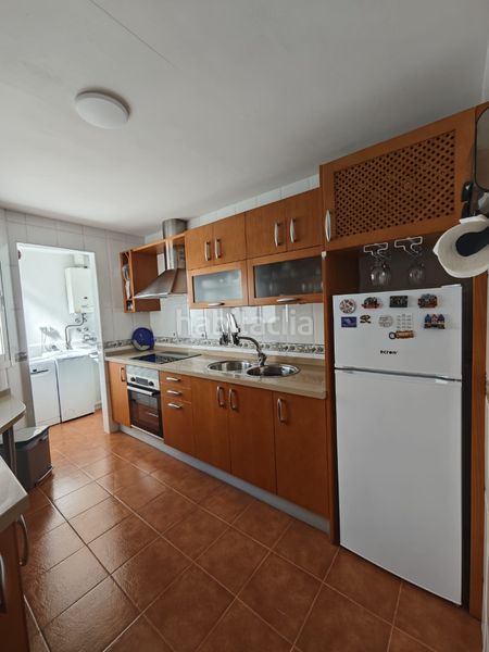 Foto 3f00d0ee-37ce-4266-94f4-97044b52efda. Àtic a calle azucarera 15 a Paseo Marítimo de Levante Torre del Mar