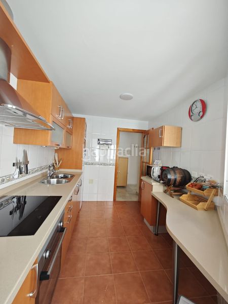 Foto 4c19beb3-1ea1-4bcb-935d-ffb48d5c16d0. Àtic a calle azucarera 15 a Paseo Marítimo de Levante Torre del Mar