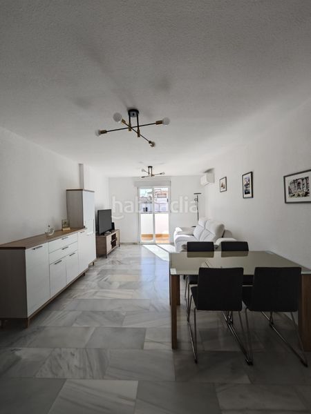 Foto d2799cc9-9238-4348-bb17-2e087f1dd3e7. Àtic a calle azucarera 15 a Paseo Marítimo de Levante Torre del Mar