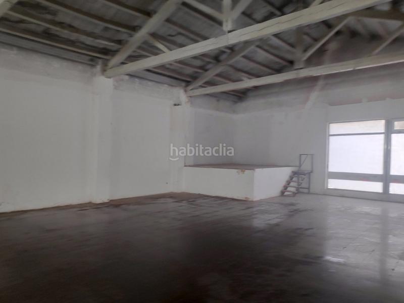 Foto ca42ba86-ab59-43c3-8911-eb54c67e2030. Nau industrial a Ca n'Aurell Terrassa