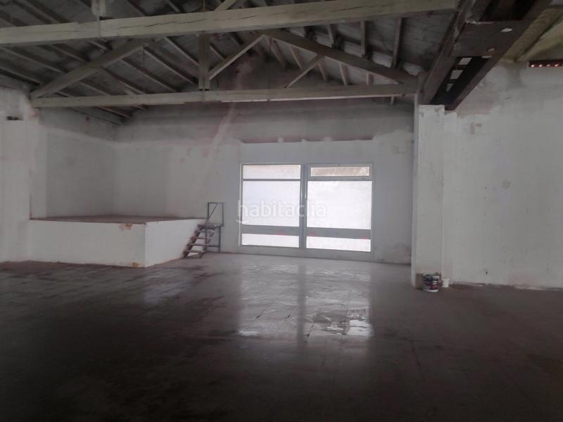 Foto d19db05b-44ea-465f-82e8-bb35922aea80. Nau industrial a Ca n'Aurell Terrassa