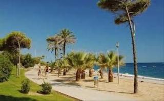 Local Comercial a Calella. Venta de local con negocio en pineda de mar