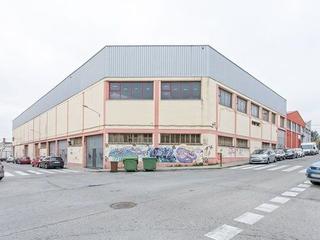 Bâtiment à usage industriel à Polígon Industrial Santa Margarida. Venta de nave industrial con negocio activo  terrassa