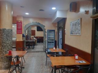 Local commercial à Riera. Venta de local con uso anterior como barrestaurante  cornellà de