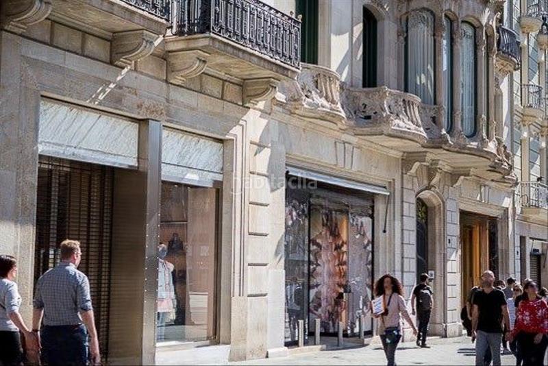 Foto 258e0dcb-c5a0-4ade-aa39-ef716b2e3e04. Local comercial venta conjunta de 3 locales comerciales en passeig de gràcia en Barcelona