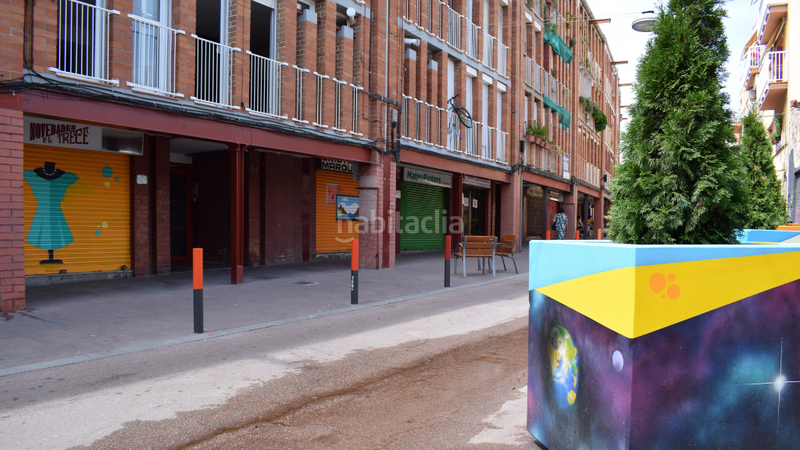 Foto 4e50ad0c-f79e-4798-8d42-85215d4e6877. Traspaso local comercial traspaso heladería con terraza en Viladecans