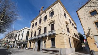 Rent Industrial building in Pla d'en Boet. Nave industrial de 1.120 m² con oficinas en pla d’en boet