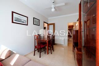 Etagenwohnung in Carrer d'Alvarado